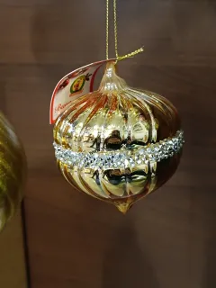 Vianočná guľa zlatá lesklá s diamantovým prstencom D10cm